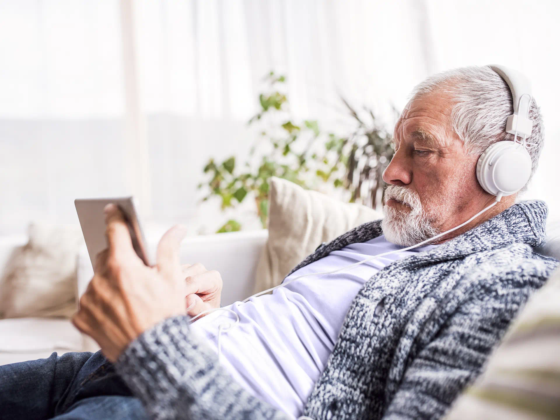 Test your hearing loss with an online hearing test